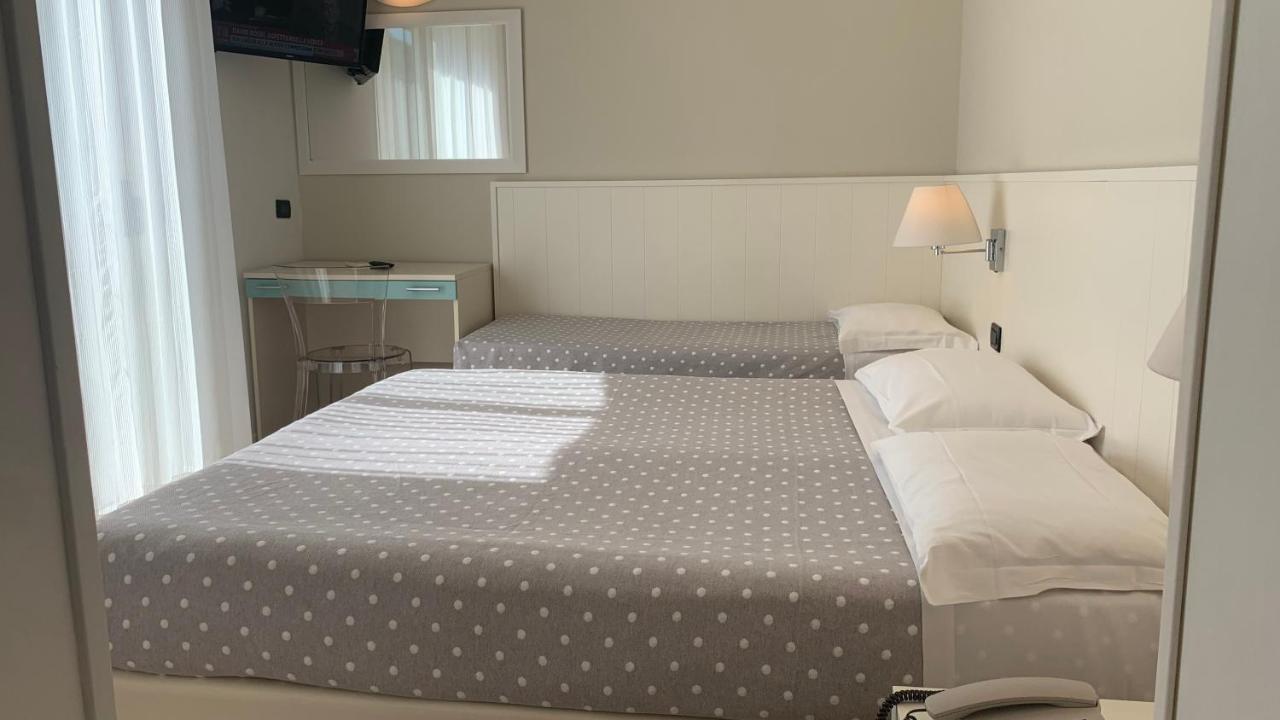 Residence Aida Римини Экстерьер фото
