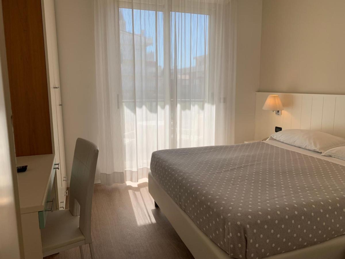 Residence Aida Римини Экстерьер фото