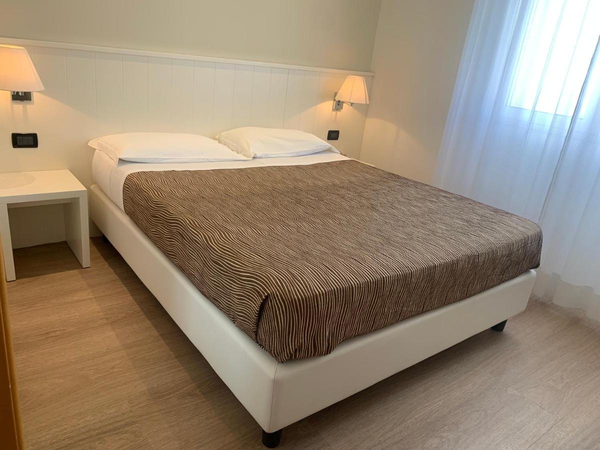 Residence Aida Римини Экстерьер фото